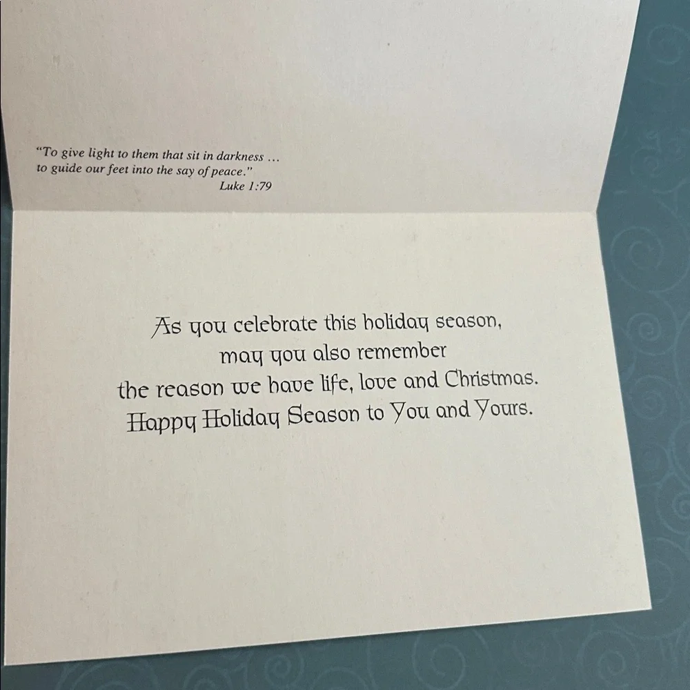 8 Christmas Greeting Cards (no envelopes included)
